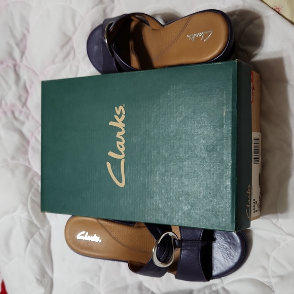 Clarks imelda plum open toe shoe. - Picture 5 of 5